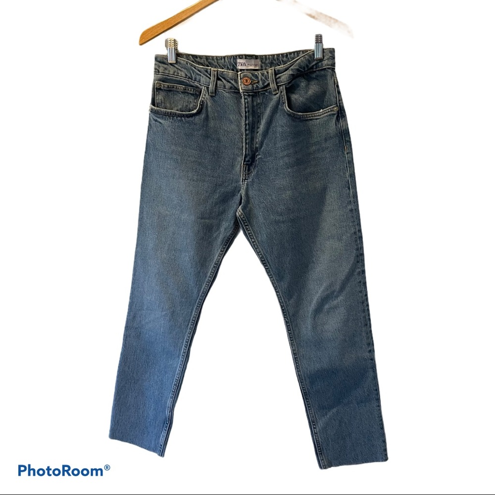Zara Raw Hem Straight Leg Jeans 8
